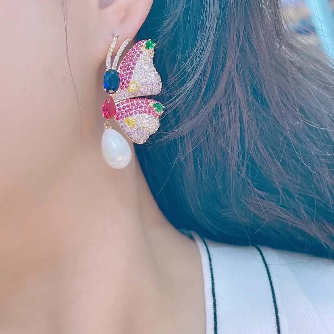 الموضة العصرية الكبيرة فراشة وأقراط للنساء زركون