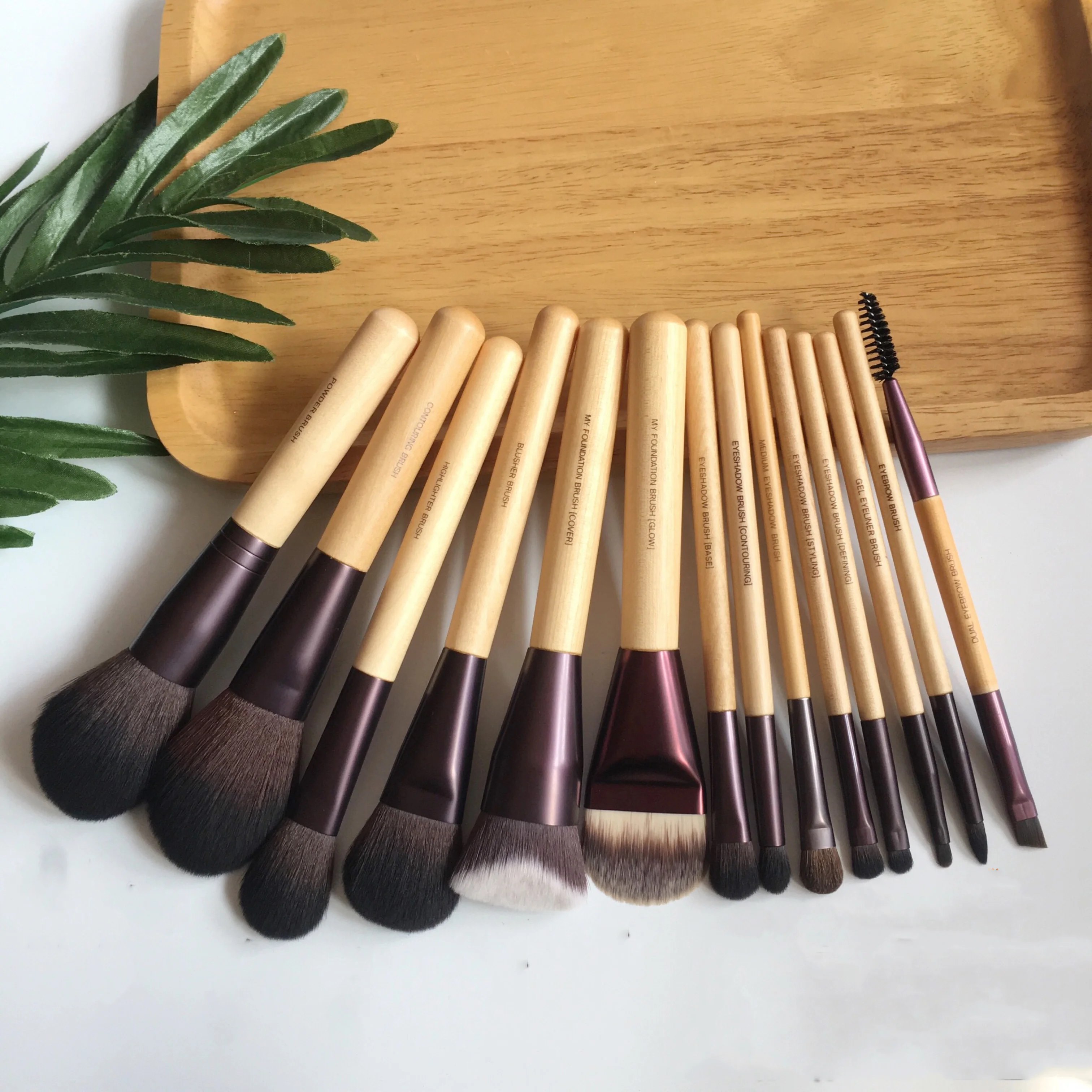 

INNIS-SERIES My Foundation Glow Cover Makeup Brush Medium Eyeshadow Base Contouring Defining Styling Dual End Eyebrow Liner