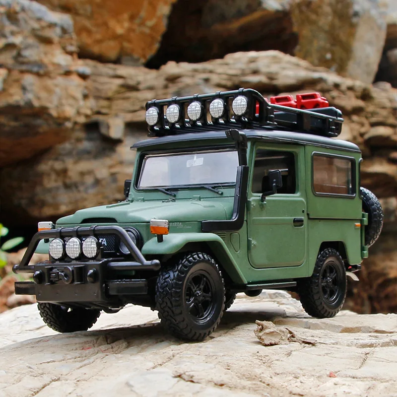 Модель автомобиля из сплава для TOYOTA FJ CRUISER FJ40 1:24 литой металлический игрушечный