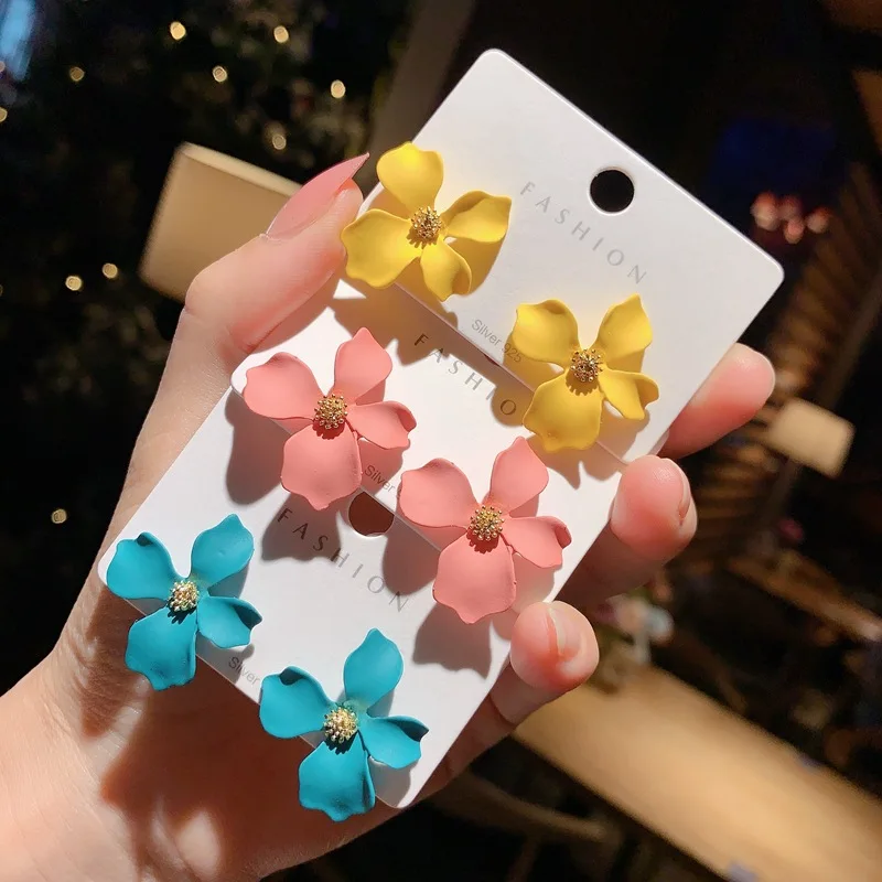 

Flower stud sweet super fairy Fashion geometric earrings for women exquisite jewelry boucle doreille femme 2020