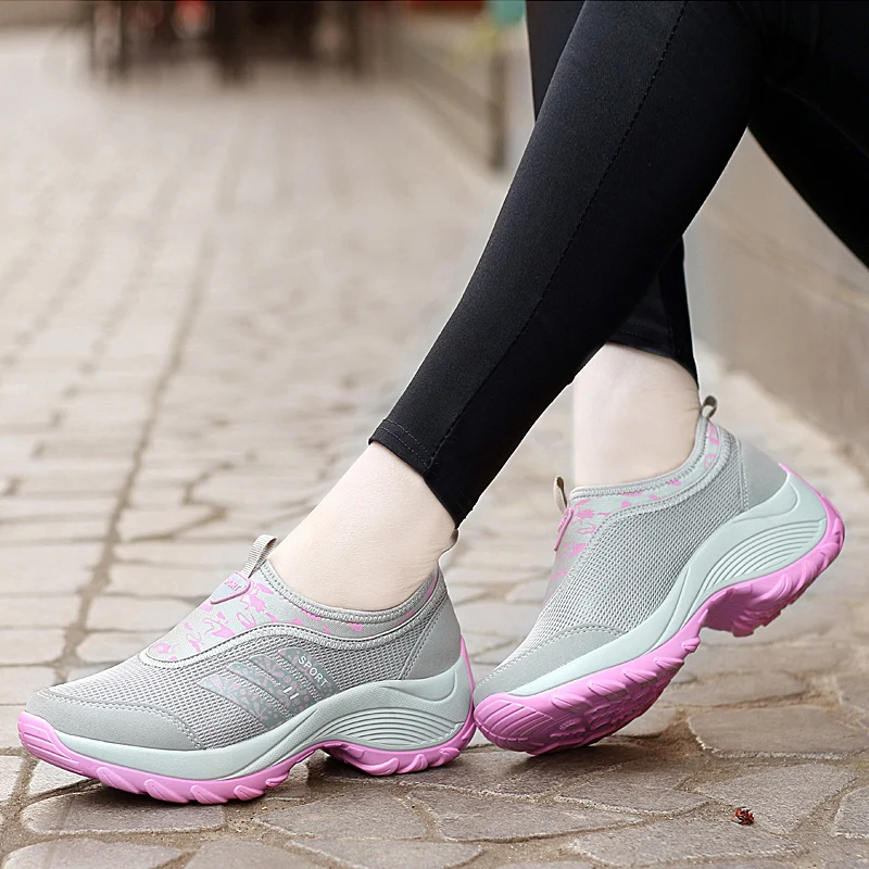 Женские туфли на платформе черные повседневные Балетки без застежки