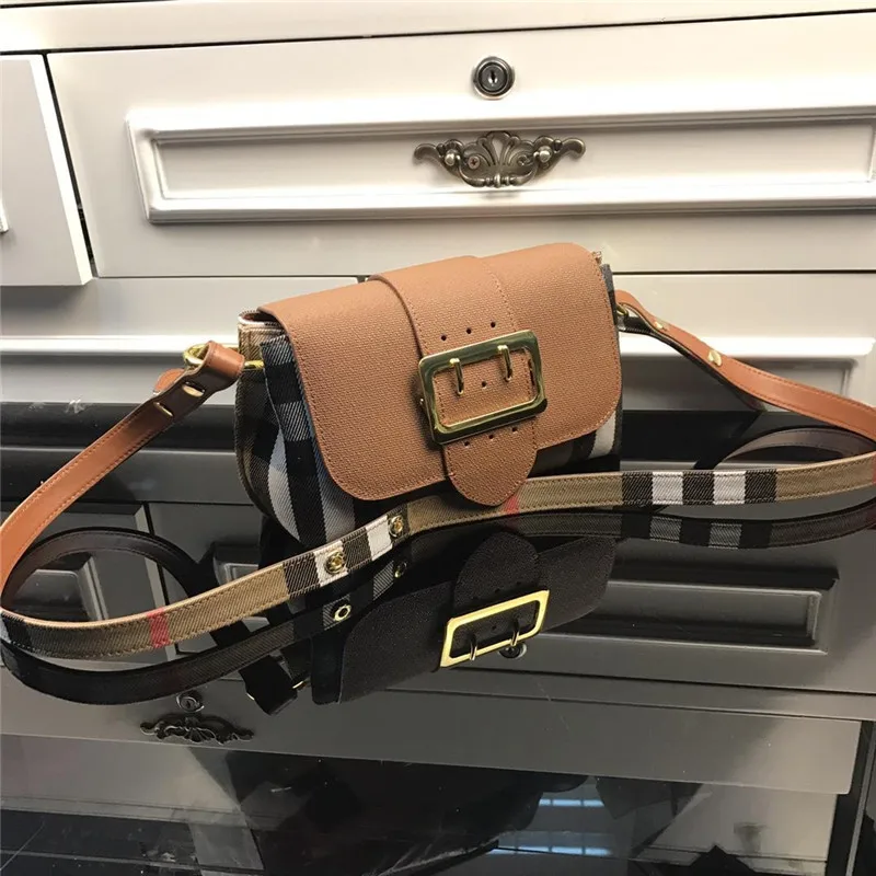 

2019 Europe And America New Style Pattern Canvas Bag Lady Wide Flip Shoulder Bag Women's Versitile Fashion Shoulder Square Sling