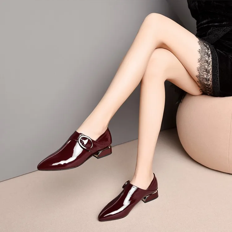 

Spring And Autumn Hot Selling Trend of Fashion Genuine Leather Circle Buckle Women Pointed Fashion Shoes Chunky Semi-high Heeled