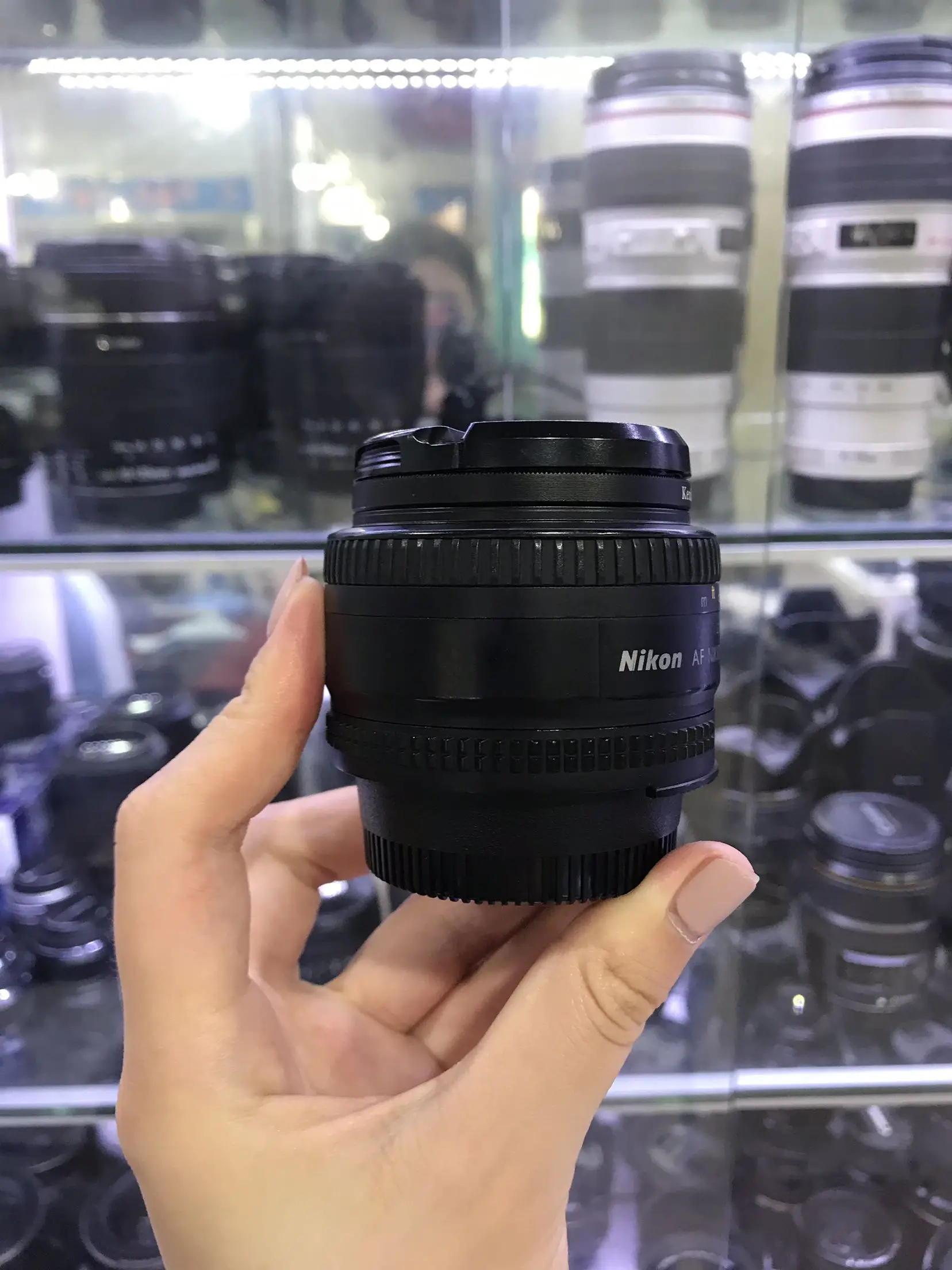 Объектив Nikon AF FX NIKKOR 50 мм f/1.8D для зеркальных фотоаппаратов UV + передние и задние