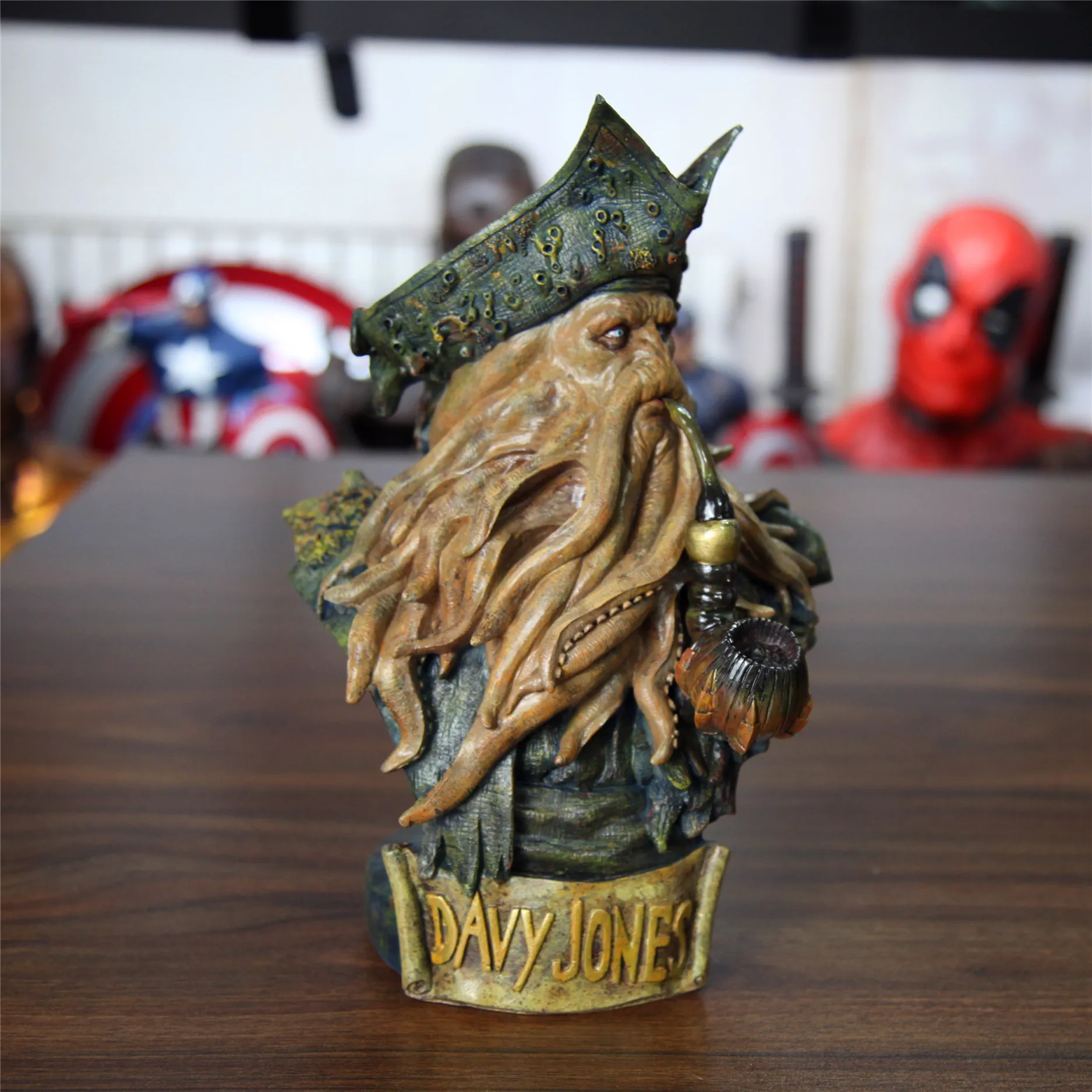 

Pirates Caribbean Captain Davy Jones captain octopus Statue bust piece bust resembles bronze Furnishing articles model damage