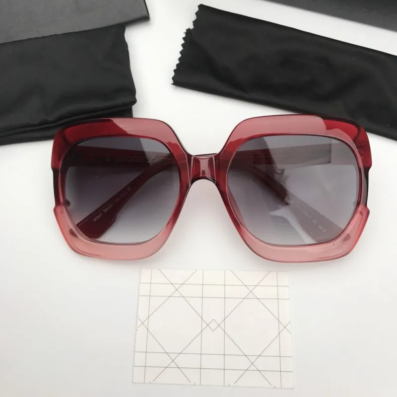 

Gaia Double Color Design High Quality Square Cool Women's Sunglasses Large Frame Sun Glasses Two Sorts Color