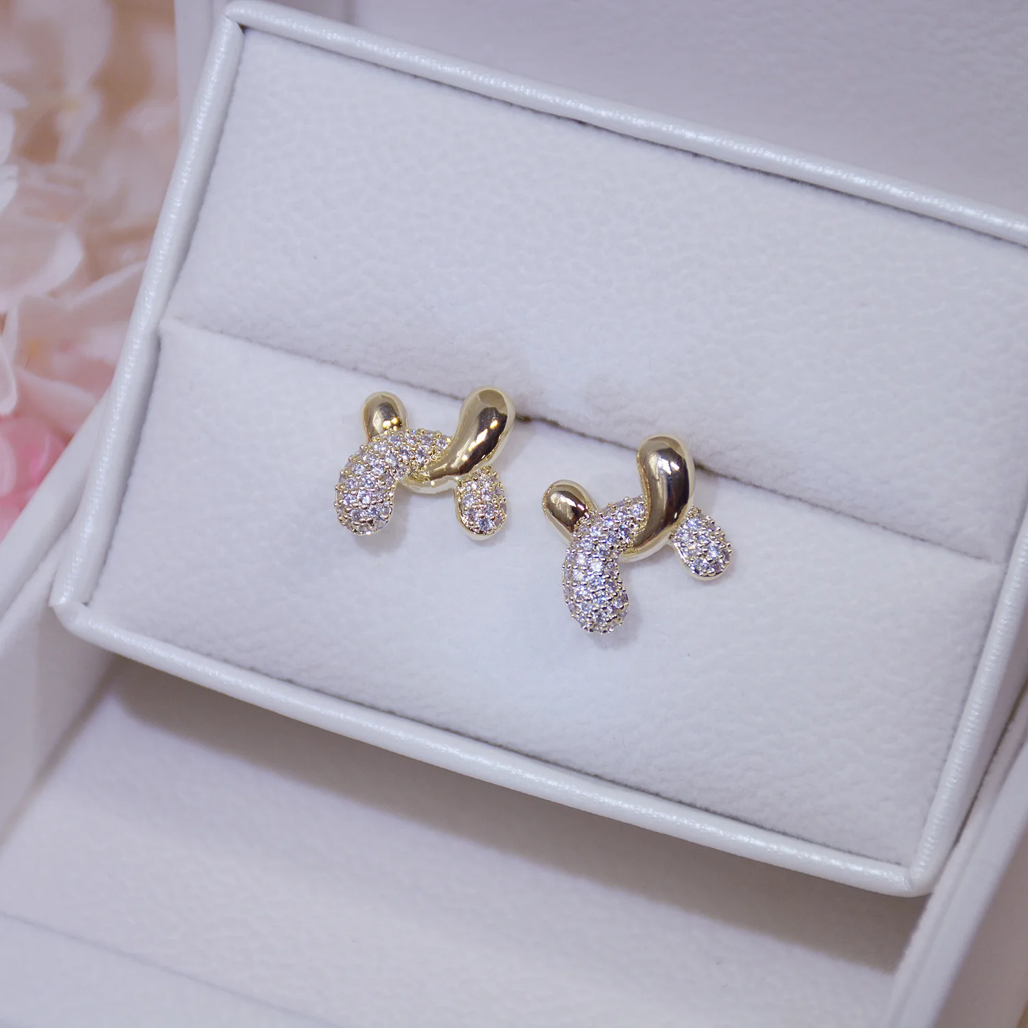 

14k Real Gold Plated Fashion Jewelery Crystal Geometric Exquisite Stud Earrings for Woman Holiday Party Elegant Simple Earring
