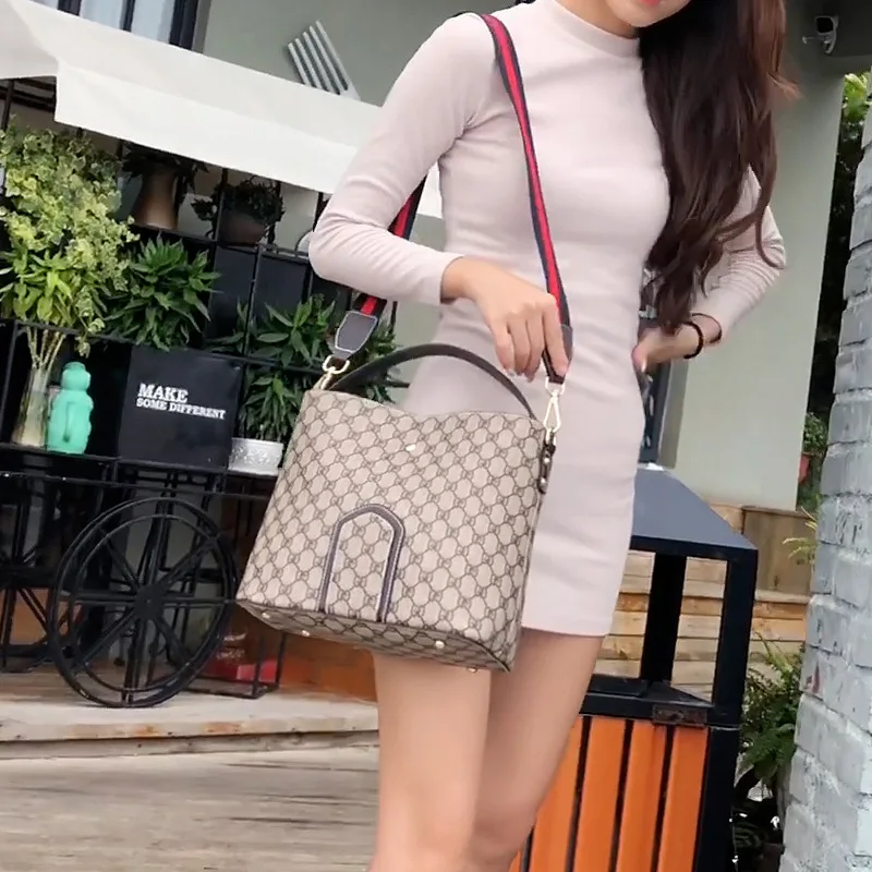 

Europe And America Big Brand Bucket Bag 2018 Autumn And Winter New Style Contrast Color Printed Lettered WOMEN'S Bag Shoulder Ob