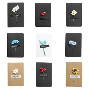 

DIY retro kraft paper handmade universal Dried Flower Birthday Card Folding Festival Greeting Card Graduation Blessing
