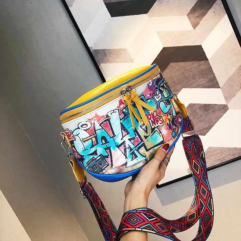 

Graffiti Printed Shoulder Bags for Women Wide Shoulder Strap Chest Bag Multi-Function Crossbody Messenger Bag Bolsa Feminina