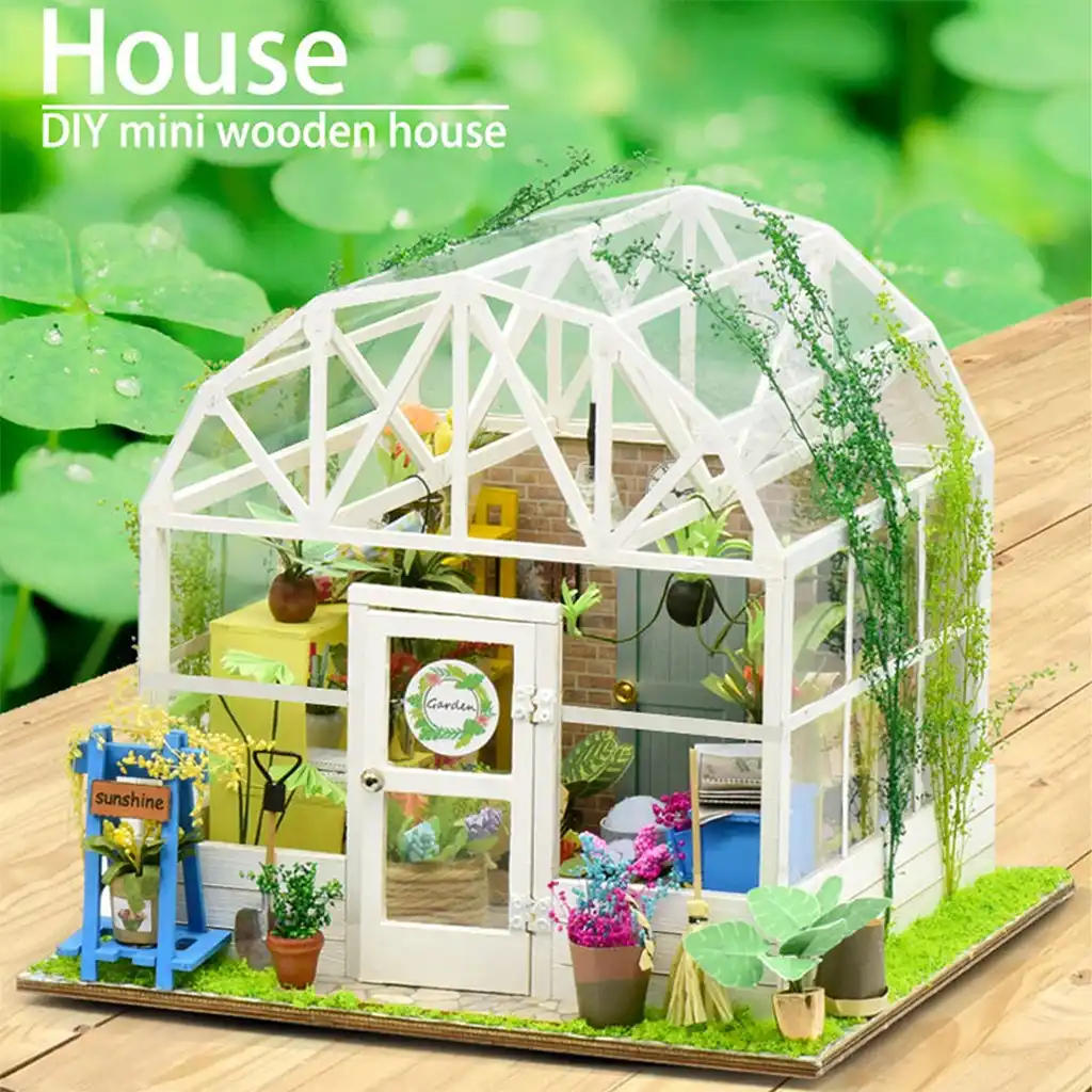 casa de muñeca de madera para jardin