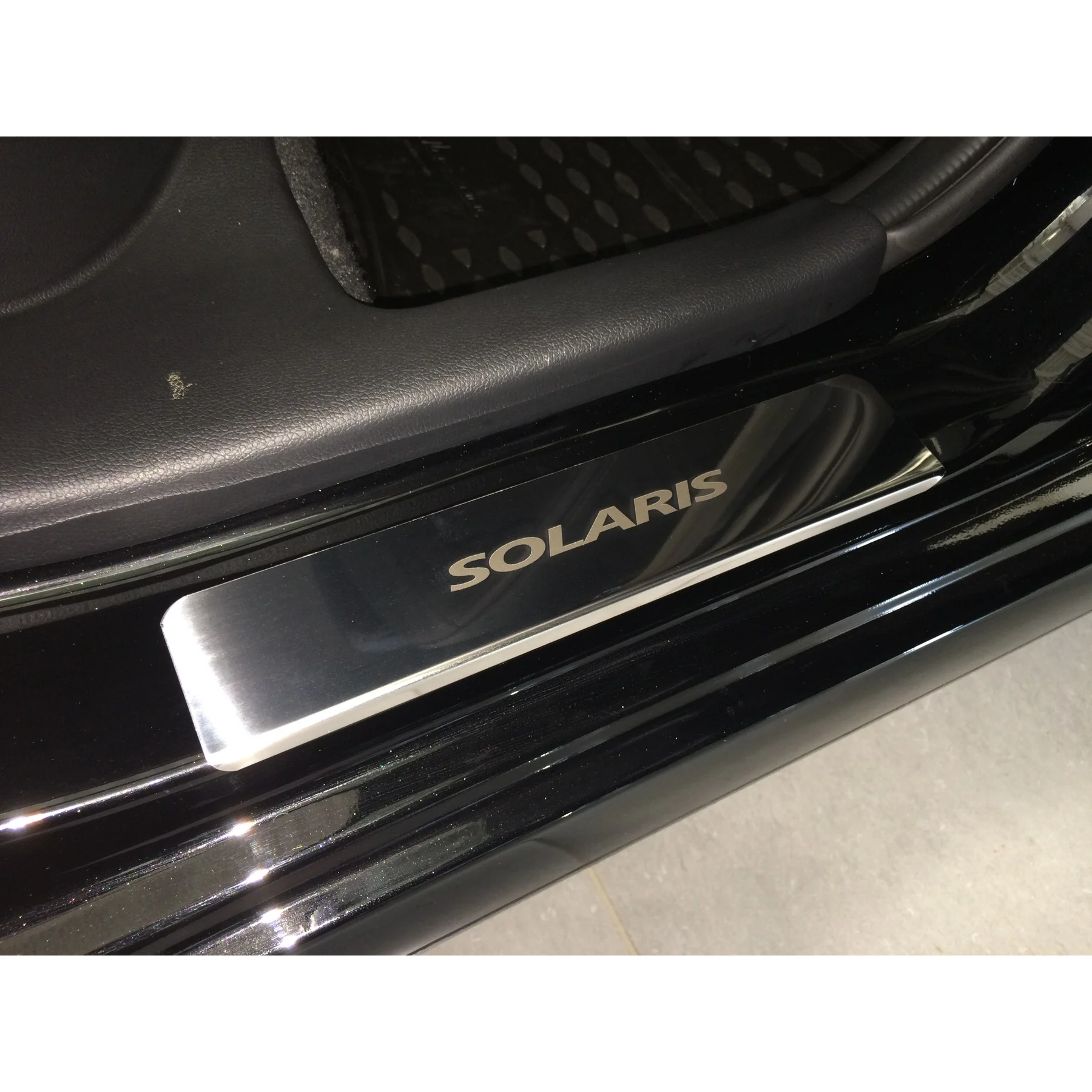 Накладки на пороги нержавеющая сталь Хендай Solaris I(RBr) 2011-;-(комплект 4шт