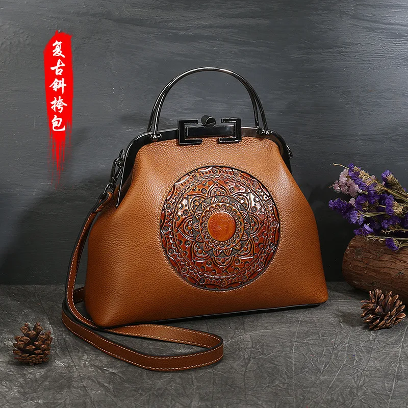 

2020New Cross-Border Women's Handbag Vintage Totem Embossed Lock Shoulder Bag Genuine Leather Dumpling Bag over-the-Shoulder Bag
