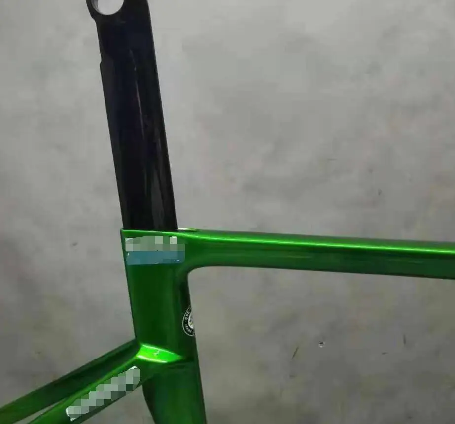 

2019 style road bike frame in carbon green color glossy bicycle carbon frameset T1100 and seatpost+frok+handlebar freeshipping