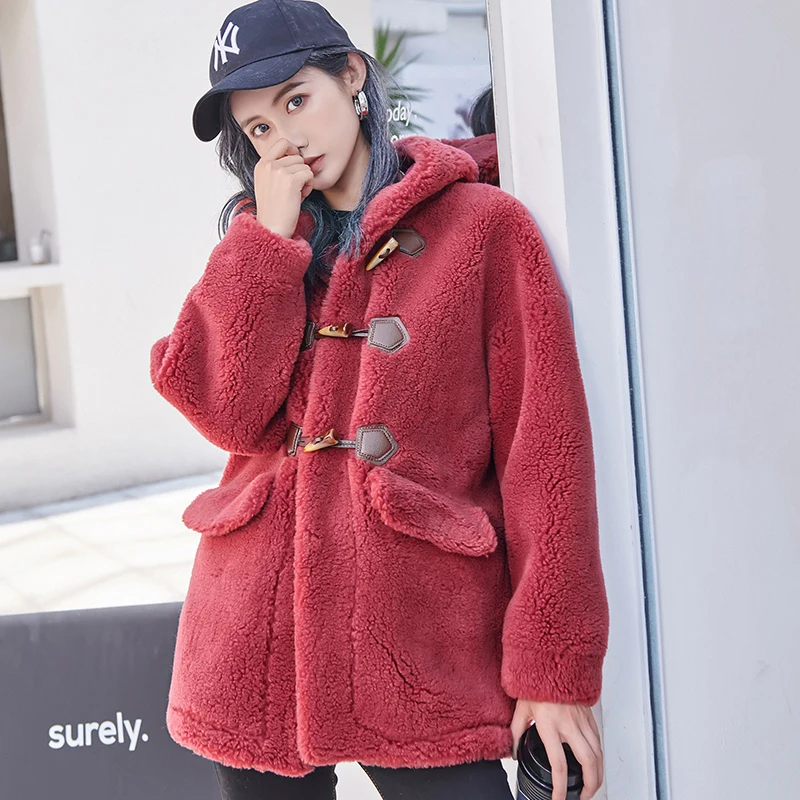 

Autumn and winter sheep shearing coat female short fur fur fur Korean version with hood loose grain velvet jacket