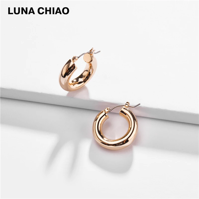 

LUNA CHIAO Simple Basic Design Jewelry Classic Exclusive Mini Bold Hoop Earrings