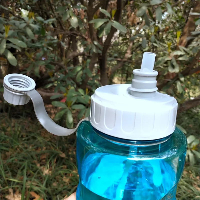 BPA бесплатные бутылки для воды для прогулок 2L большая емкость пластиковая Спортивная бутылка с соломинкой фитнес герметичная моя бутылка