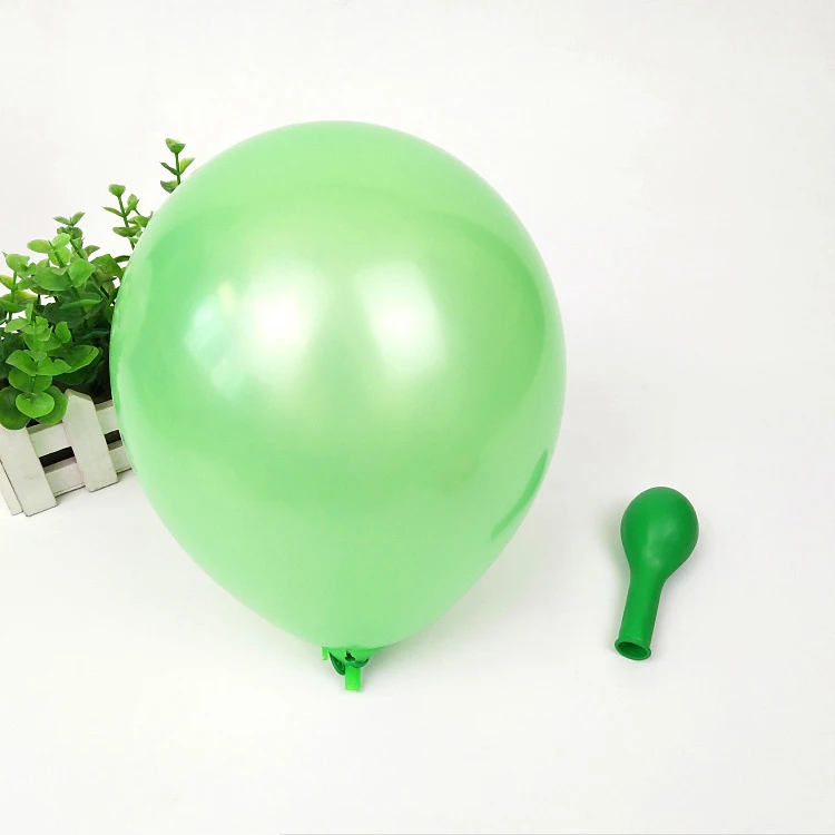 thumbnail image 1 of Juego de 20 globos dorados y blancos con temática de fiesta, guirnalda de globos de látex, decoración de globos de Navidad, traje para niño, cumpleaños, boda, juguete de decoración, 1 of 5