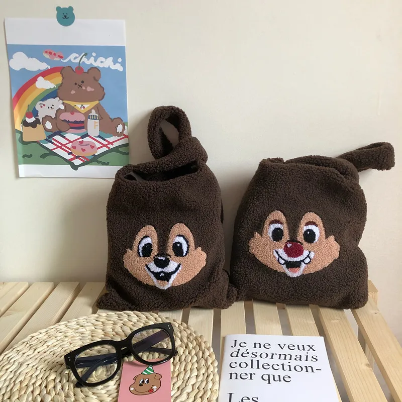 

2019 Autumn Winter Soft Lamb Cashmere Vest Handbag Cartoon Squirrel Embroidery Hand Bag Women Clutch Bag Japan Korea Style