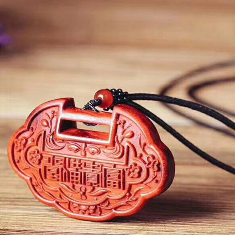 

Pterocarpus Santalinus Pendant Natural Fine Texture Soft Gloss Maroon Color Lock Shape Elegant Pendant Jewelry Gift