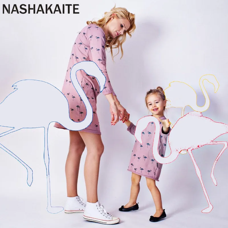 NASHAKAITE/Одежда для мамы и дочки; осень г.; платье с длинными рукавами и принтом Фламинго; платья для мамы и дочки; семейный образ для мамы и дочки
