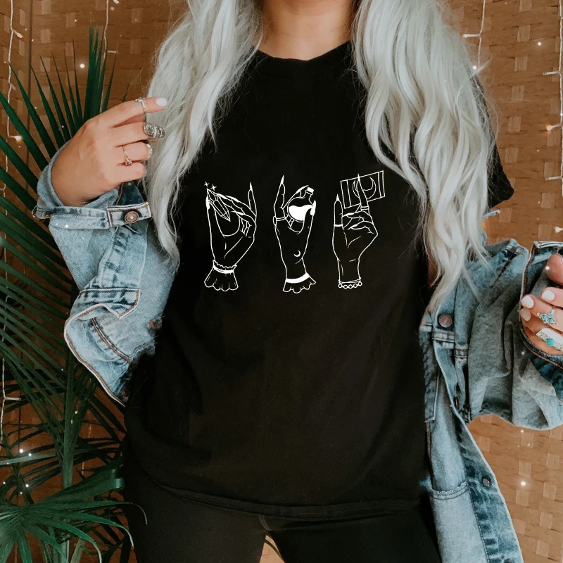 

Witch Hands T-shirt Vintage Women Witch Gothic Tarot Magic Tee Shirt Top Aesthetic Witchy Halloween Tshirt