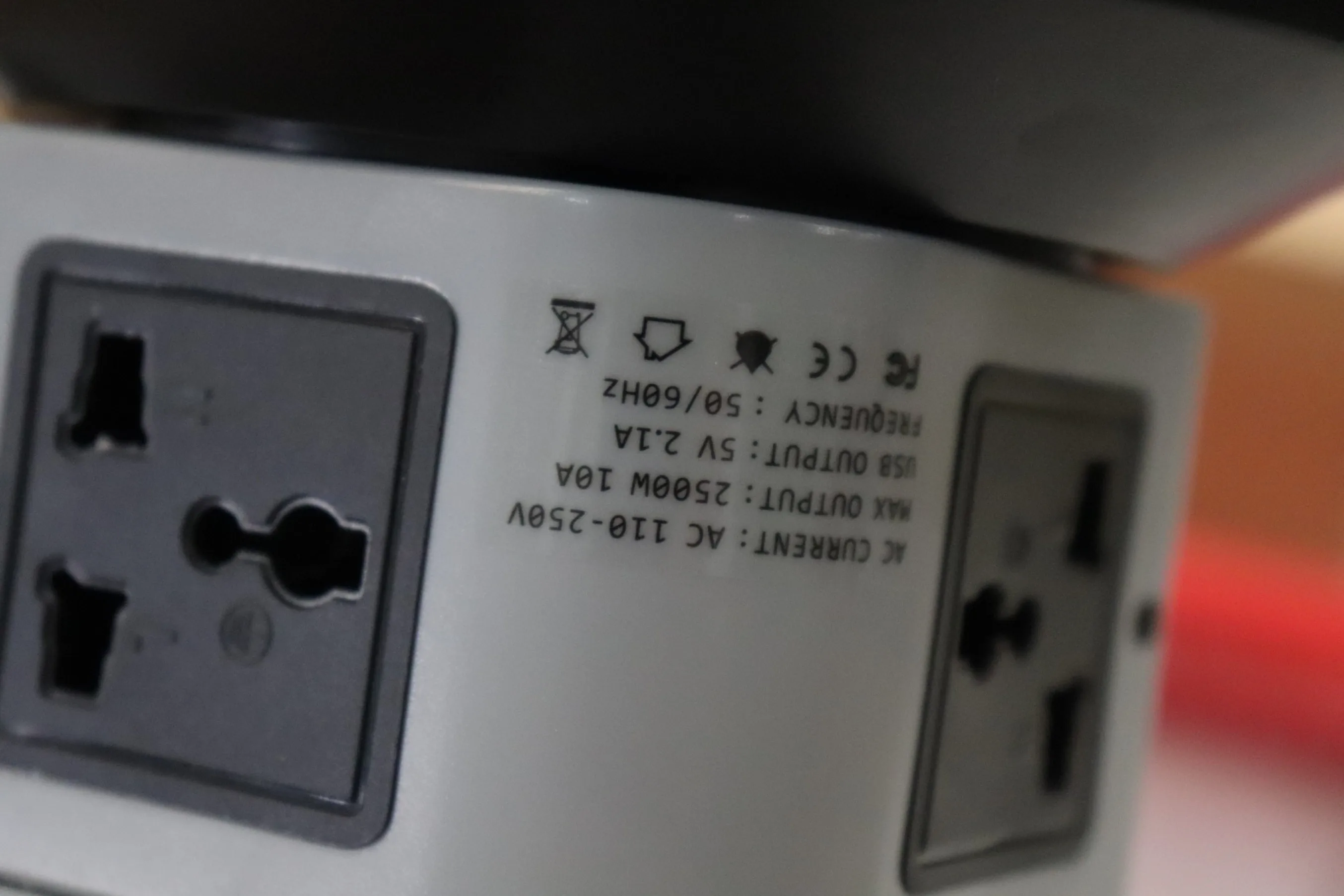 ПК + ABS анти-гром защита от перегрузки 7 выходов 2 usb порта 2 слоя разъем ЕС стабилизатор напряжения плата питания 2500 Вт
