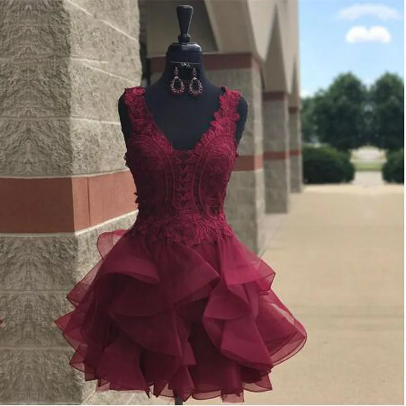 Burgundy Lace Pleat Ruched Ruffles A-line Cocktail Dresses Simple Sleeveless V-neck Mini Party Gown коктейльное платье