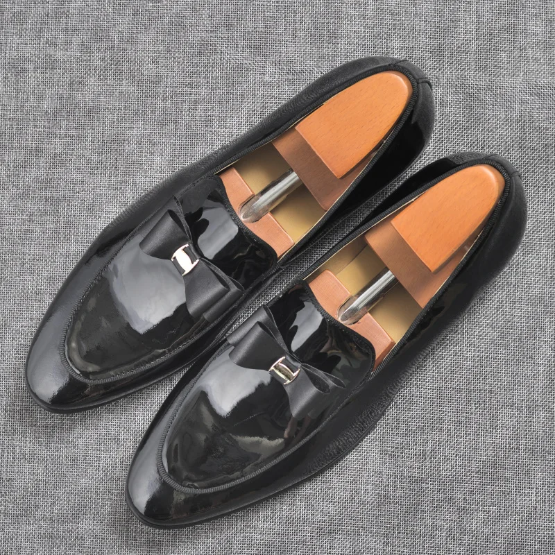 

Men Casual Wedding Shoes Slip-On Fashion Formal Office Solid Black Delux Patent Leather Floral Banquet Prom Mens Dress Loafers