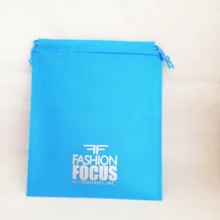 1000 шт./лот, подарочный пакет на заказ из нетканого материала с логотипом, ювелирные изделия/обувь/бусина/Путешествия/Косметическая рекламная подарочная сумка