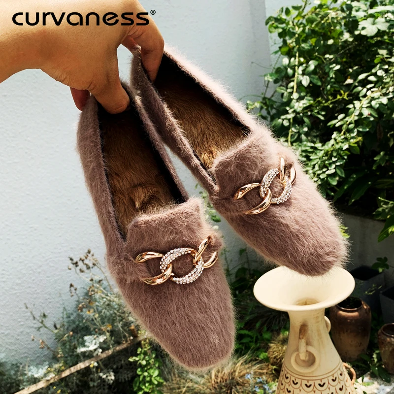 

Curvaness Shoes Women Fur Flats Loafers Metal Chain Round Toe Shoes Slip on Furry Slides Plus Size Zapatos Mujer Black Pink