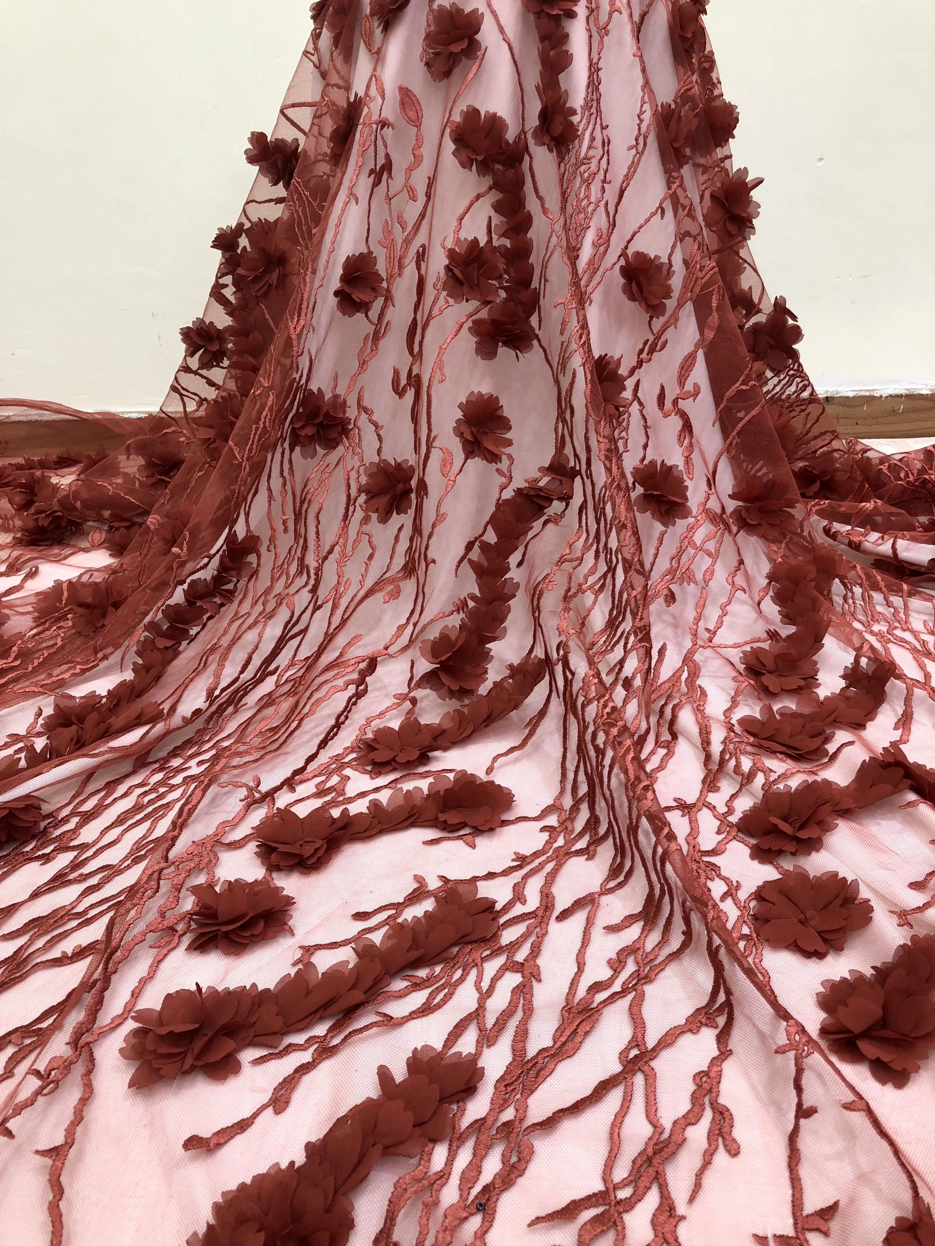 Новейший комплект фиолетового цвета в африканском стиле кружевная ткань Высокое