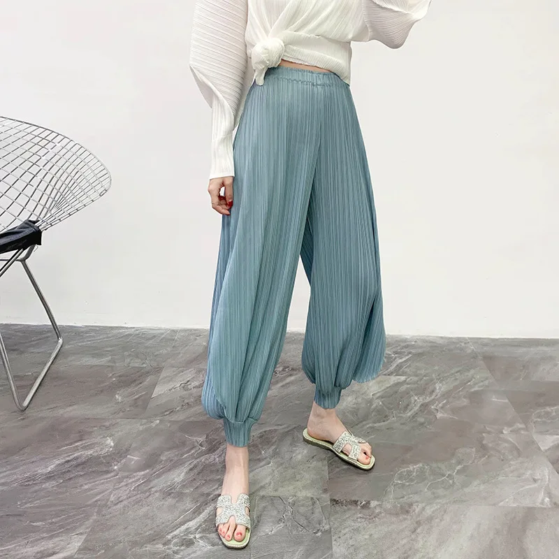 

Брюки женские базовые со складками, лето 2020 г.