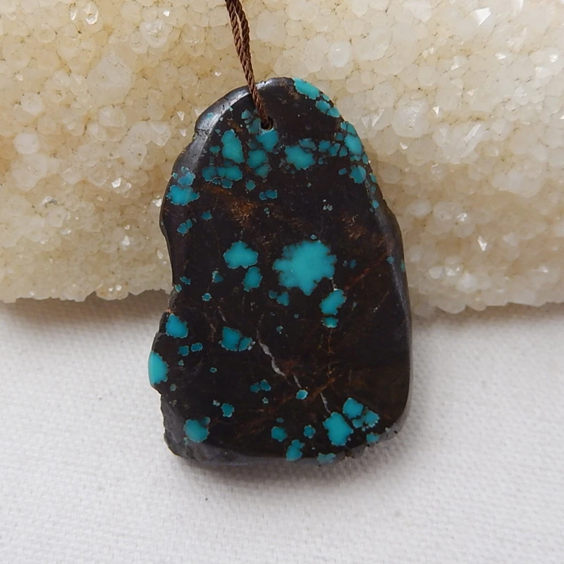 

Natural Stone Turquoise Nugget Necklace Pendant 51x35x10mm 29g Fashion Jewelry Pendant Accessories