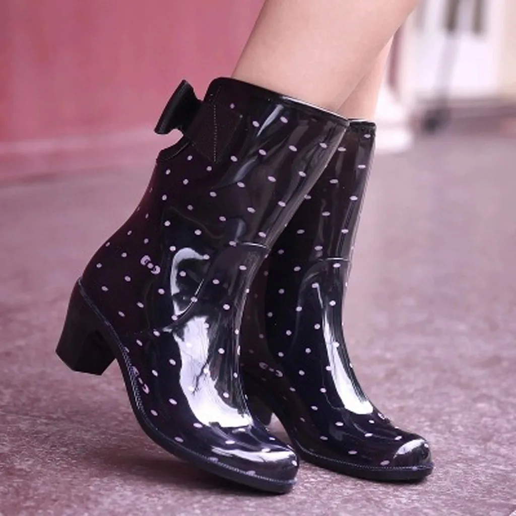 Ceny Kobiet Rainboots moda łuk mieszkania na niskim obcasie środkowa rura deszcz buty wodoodporne wody buty Botas Feminino Para Inverno De 2019