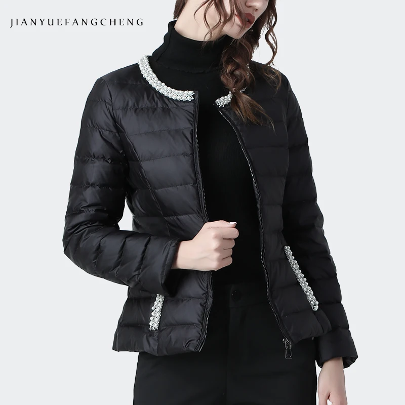 Модный женский пуховик с круглым вырезом, украшенный жемчужинами, черный тонкий короткий пуховик на утином пуху, теплый плотный зимний пуховик для офисных леди