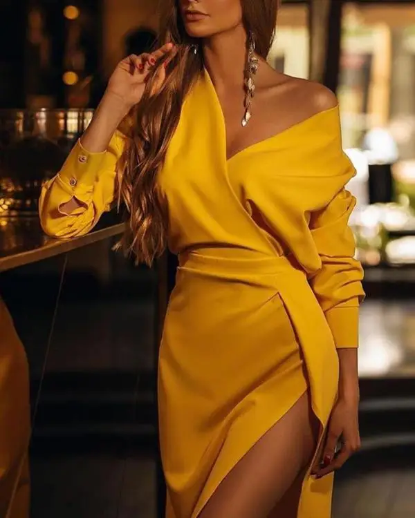 Однотонное желтое платье с V-образным вырезом и разрезом женское сексуальное