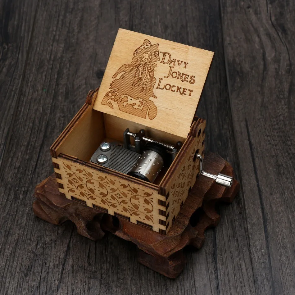 

2019 New Carved Queen Music Box Star Wars Game of Thrones Castle In The Sky Hand Cranked Wood Music Box Christmas Gift