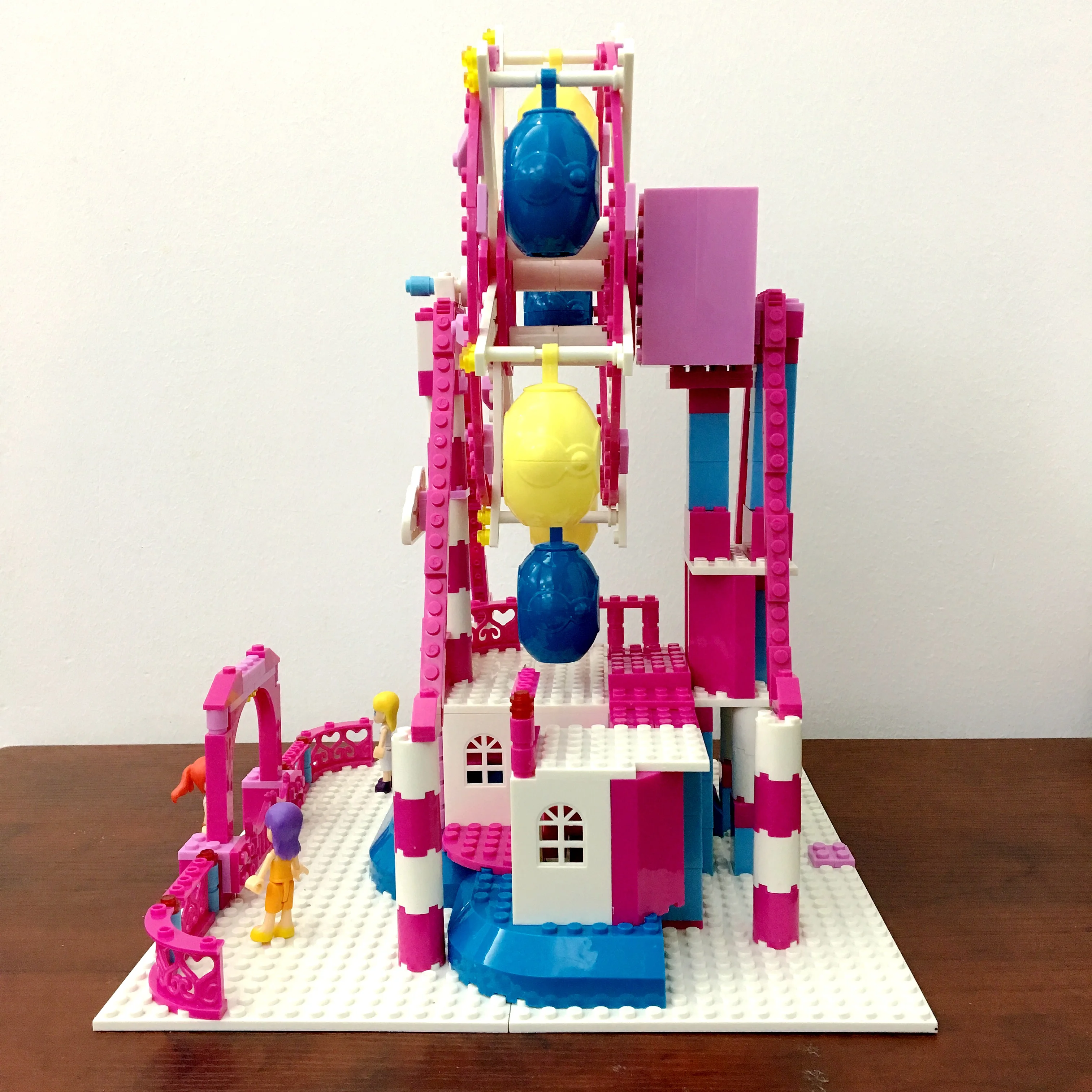 Скидка Строительный Блок Совместимые друзья Heartlake парк развлечений Строительные кирпичи 3 фигурки игрушки для детей рождественские подарки