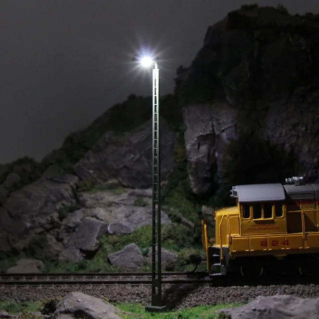 LQS53 Model Railway Layout 3pcs OO HO N Scale Lattice Mast Lamp Track Light Bright White LEDs