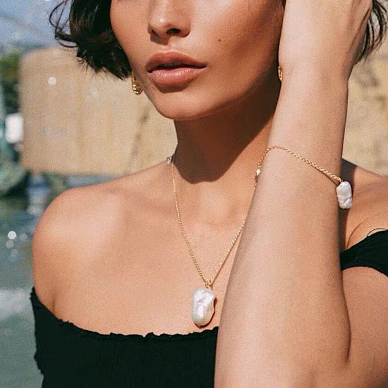 

Peri'sBox Large Baroque Pearl Necklaces for Women Genuine Freshwater Pearl Pendant Necklaces Single Pearl Gold Chain Necklace