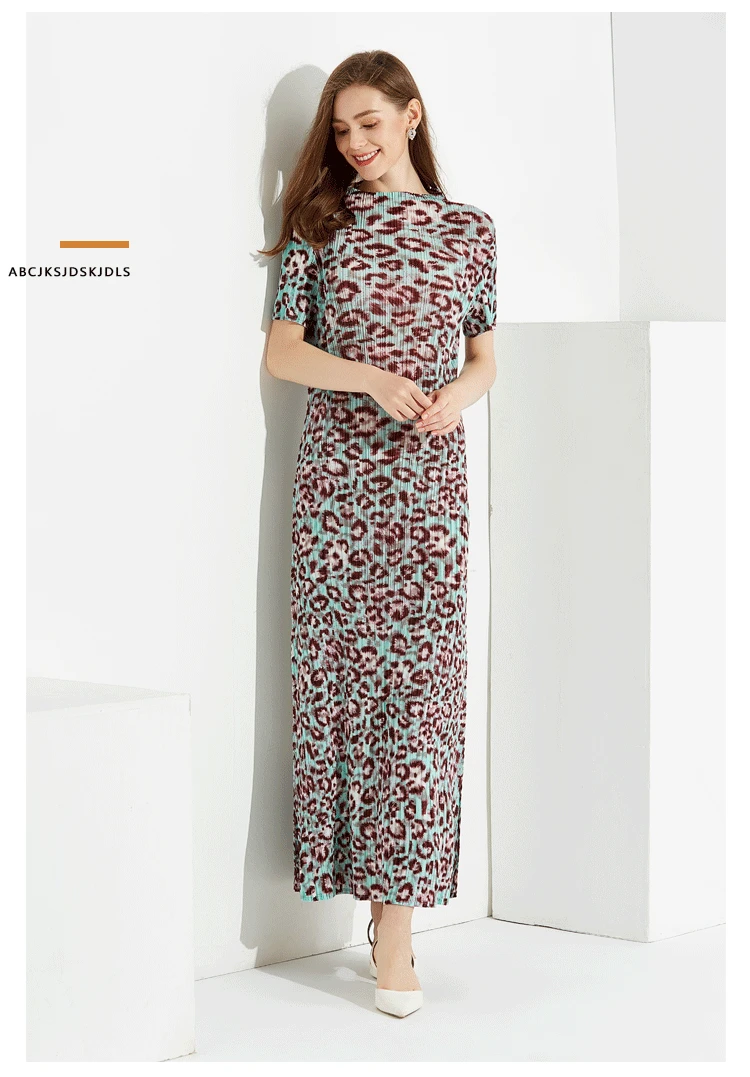 Summer new European and American fashion print dress long short sleeve half-high collar miyake pleated slim dress free shipping