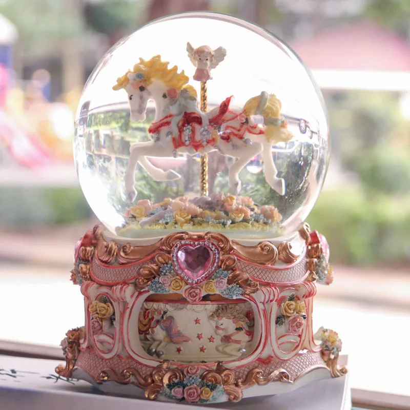 Merry-go-round хрустальный шар музыкальная шкатулка принцесса музыкальная шкатулка, чтобы отправить девушка берется на стол предметы мебели