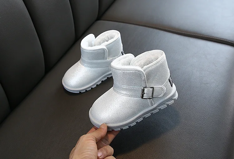 Детские зимние ботинки; Водонепроницаемая нескользящая обувь для девочек; короткие ботинки для маленьких мальчиков; модная зимняя детская обувь из плотного бархата и хлопка