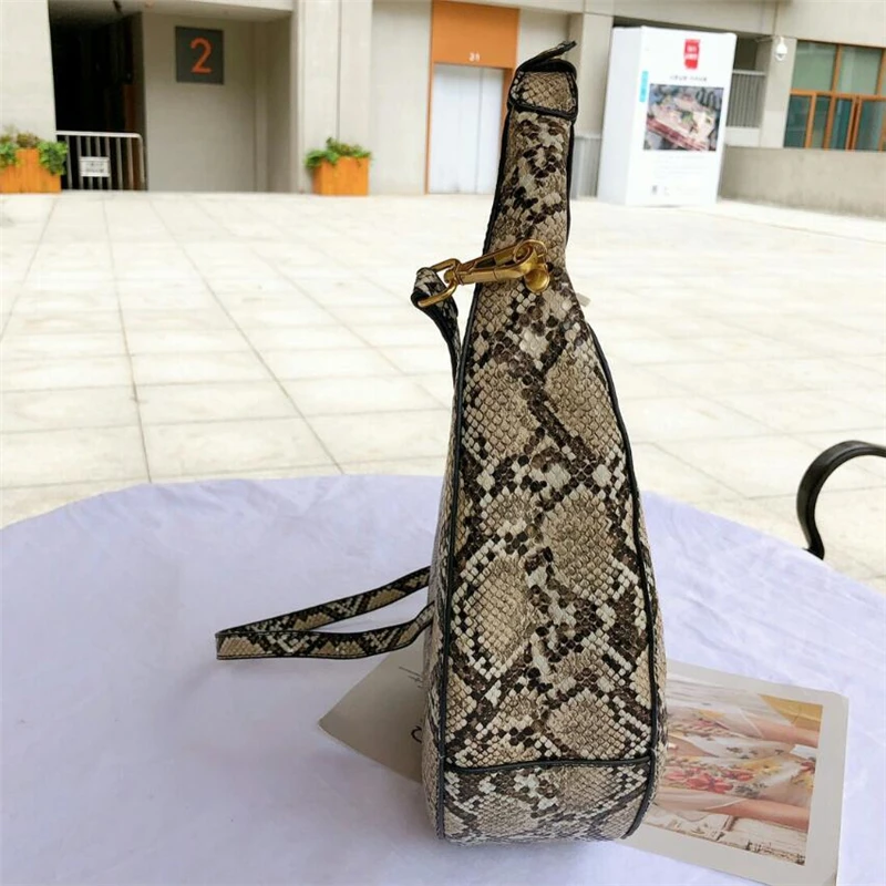 Круглая сумка с узором питона, женские роскошные сумки, модная дизайнерская сумочка с изображением Мун, Большая вместительная сумка через плечо из ПУ