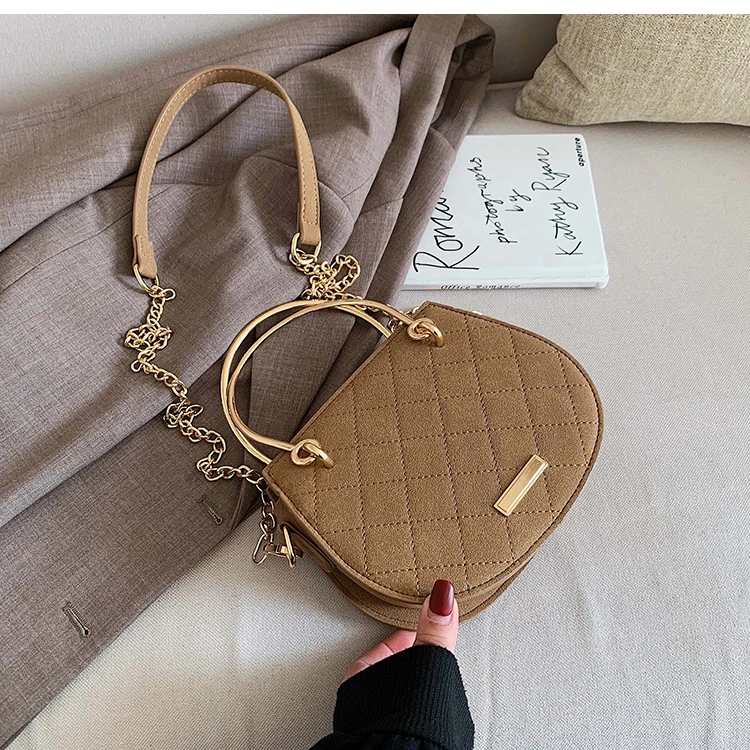 Autumn And Winter Fashion Wild Solid Color Messenger Bag Messenger Bag Width 19cm Height 15.5cm Thickness 8cm