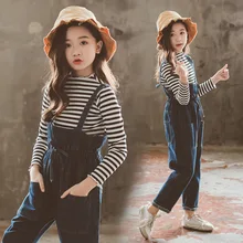 Осеннее модное пальто с Детская Одежда наборы для ухода за кожей в полоску Футболка+ Джинсовые штаны на лямках 2 шт. костюм для детей Детская одежда для девочек Костюмы набор