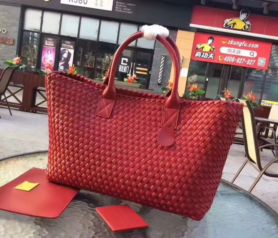 Брендовая дизайнерская Высококачественная кожаная плетеная женская сумка Большая вместительная сумка кожаная плетеная Сумка - Цвет: Красный