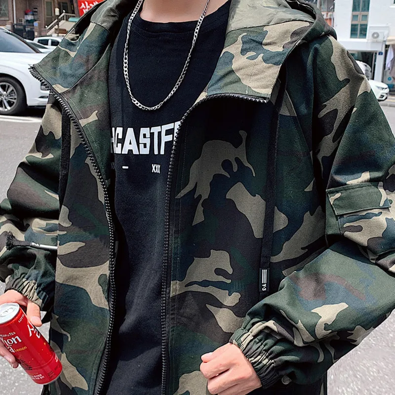 Popular Autumn New Camo Jacket Men Fashion Military Style Casual Hooded Jacket Coat Man Streetwear Wild Loose Hip Hop Bomber Jacket Men