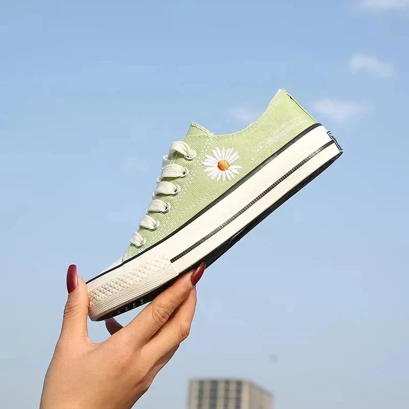 2021New Women Sneakers Purple Low Top Daisy Canvas Shoes Vulcanized Shoes Women's Korean Versatile Board Shoes Casual Shoes